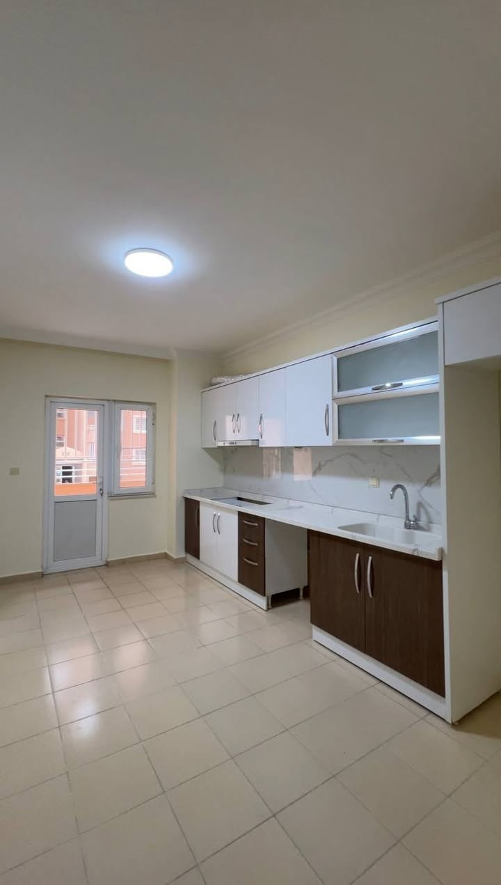 🏡 فرصة قد لا تتكرر… هل ستكون من نصيبك؟

🌿 واجهة بإطلالة مطلة على الفلل تمنحك الهدوء 

 شقة B مرممة بالكامل

مساحة 186م

طابق أرضي

جنوب.شرق

لمعرفة السعر:

***********

***********
