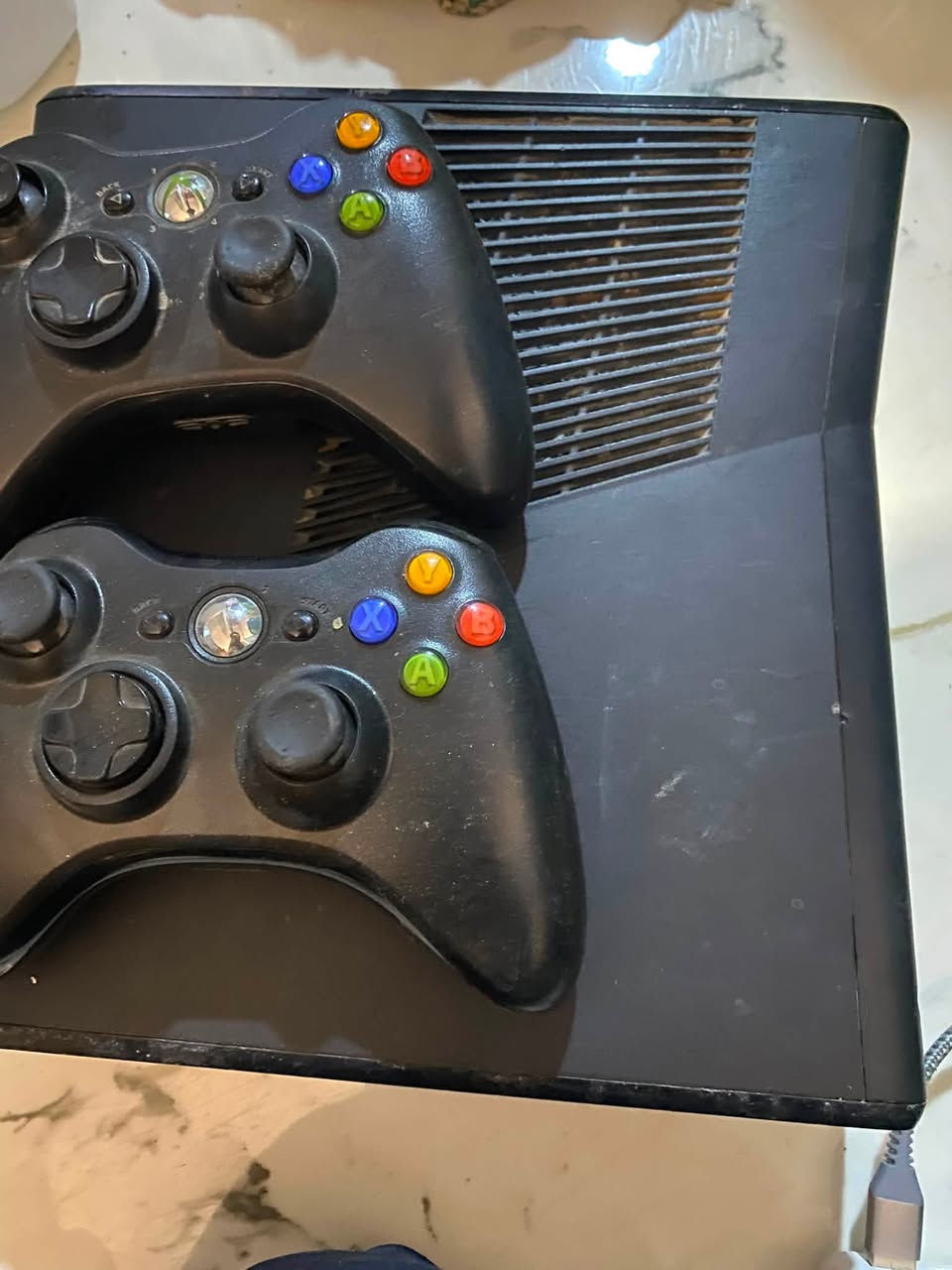 اكس بوكس 360للبيع مهكر يحتوي ١٥١ لعبه
+يحتوي على efootball22 + gta5 +فيفا22 يعني ذن اصلاً مايجن ع اكسبوكس360 مع العاب مثل كول اوف ديوتي ومصارعه  
السعر 100 قفل للتواصل ***********

