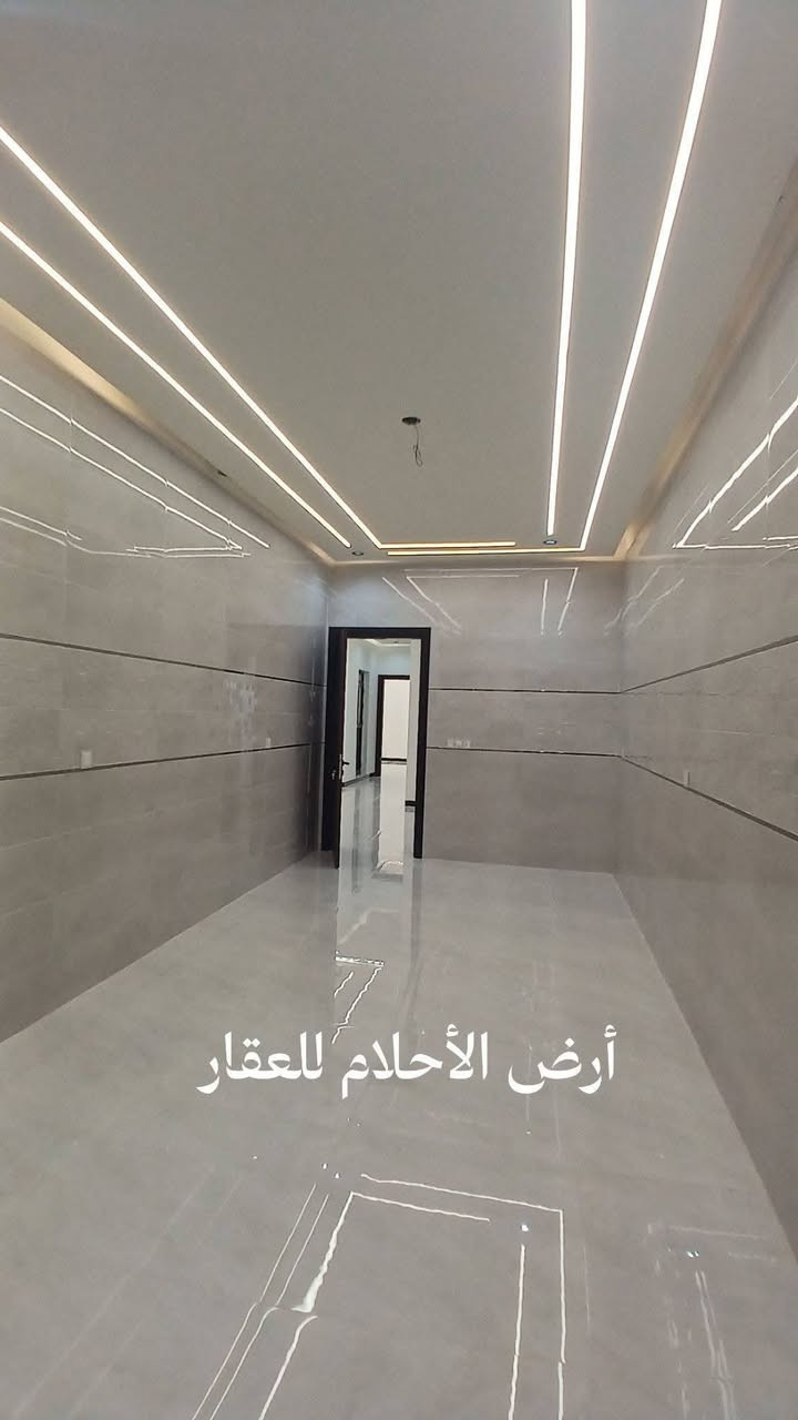 🏡✨ عرض مميز | 3 دور تون للبيع في موقع استثنائي بتكريت ✨🏡
📍 تكريت – الديوم – منطقة 12 القريبة
⭐ على شارع 30 مبلط
🚉 بالقرب من محطة القطار

🔹 عدد الدور: 3 دور تون
🔹 مساحة كل دار: 210 م²
🔹 الواجهة: 7 م
🔹 طابقان بتصميم عصري وعملي
🔹 4 غرف نوم 🛏️
🔹 صالة + استقبال واسع
🔹 مطبخ
🔹 3 مجاميع صحية
🔹 واجهة حجر حلان فاخرة
🔹 الدار بالكامل سحب ركم
🔹 نظام إنترنيت + كاميرات مراقبة 📹🌐

💰 السعر: 170 مليون للدار الواحد
🔸 قابل للتفاوض

🔥 موقع مميز + مساحة ممتازة + بناء راقٍ = فرصة تستحق الاهتمام

📞 للاستفسار والاتصال:
***********
***********

🏢 مكتب أرض الأحلام للعقار
📍 تكريت – شارع الأربعين – قرب فندق بلازا

🔑 نستقبل جميع عروضكم العقارية للبيع والشراء
🏠 الأراضي | الدور السكنية | العقارات التجارية | المجمعات السكنية
📍 في تكريت وجميع محافظات العراق

#أرض_الأحلام_للعقار #تكريت #الديوم #دور_للبيع #دور_تون #عقارات_تكريت #دار_للبيع #عقارات_العراق
