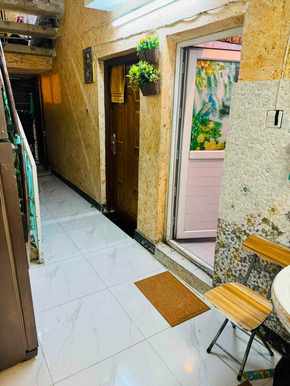 دار 100 متر للبيع في حي الجهاد محلة 895
البيت طابق ونص الطابق الاول صالة ومطبخ وغرفة نوم كبيره وحمام غربي وشرقي وترك 
الطابق الثاني غرفة نوم كبيرة وغرفة نوم صغيره
مخزن كبير على السطح والبيت بي سطحين
السعر مناسب ورايدي 167
للأستفسار ***********
