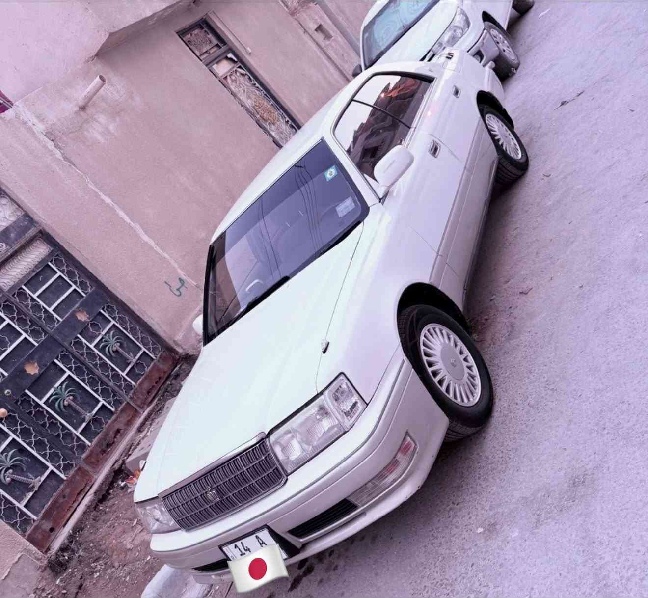 السلام عليكم 
تويوتا كراون راس الثور فلات 
مديل 1996 
سياره متعوب عليها معنى الكلمه محرك 3000 فيفيتي فيشتين وكير 8 فيش محرك وكير جدد كفاله سياره مكفوله من نقل جثه ومن الكصه ومن العيب الشرعي سياره كفاله عامه صدر توني مشتغله تواير طخم كامل توني شاده كمبريسر جديد منضومه تبريد كامله توني شادها تبريد ثلج 🧊 شاشتها شغاله مضخم صوت ومسويلها ادامه محرك ف سياره جاهزه م تصرف عليها ولا ربع  ورقم بصره مشروع وطني صاعده هزه ورقم انكليزي بسمي مداور ثاني يوم وكامله من كل نواحي سياره كفاله عامه وبالعافيه ع يالخذها 🇯🇵
عنوان بصره 
رقم التلفون اتصال وت ساب ***********
