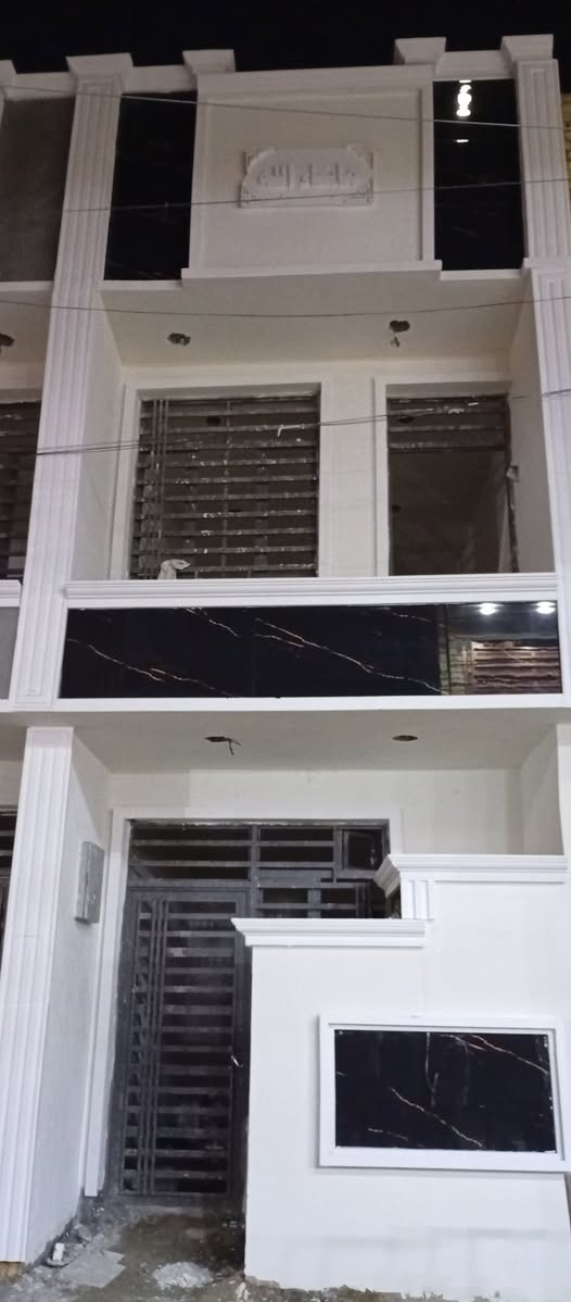 للبيع 2مشتملات بغداد كرخ آل خطيب قرب شارع خوله ٥٠ متر بيهم واحد 3غرف نوم من يحب يستفسر***********  مامسكون زيرو
