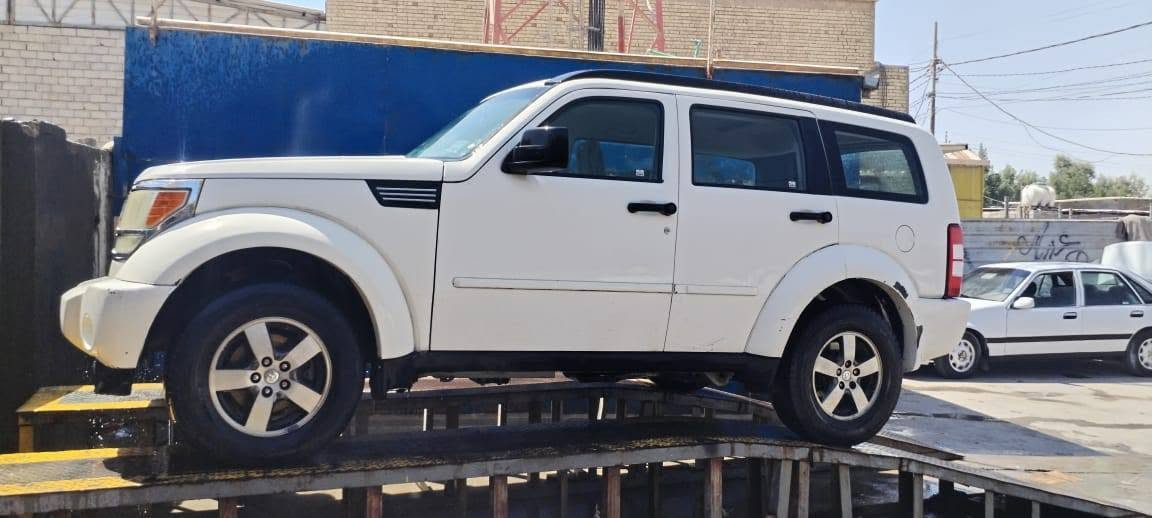 السلام عليكم
نيترو 2008
محرك3700
6سلندر فور ويل
مكفولة من الضربة والكص والأصوليات بيها دحجات بسيطة
گير محرك حدادية تبريد على الشرط 
السيارة بأسمي مداور ثاني يوم رقم بغداد
السنوية ساقطة من الشهر 1/2026 
السعر 70وبيها مجال بسيط للطيبين 
مكاني النجف المناذرة 
***********
