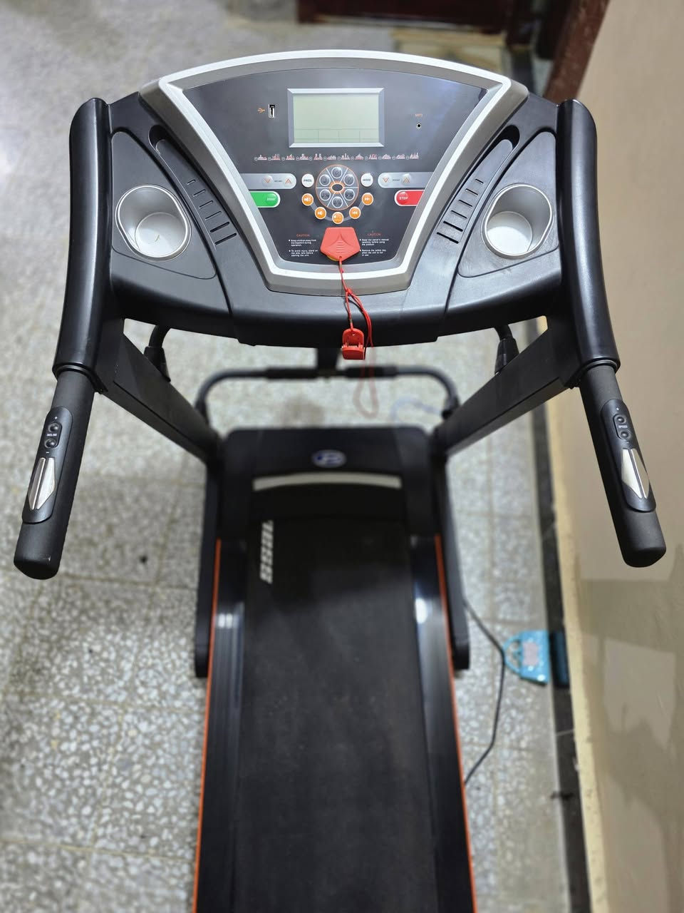 السلام عليكم (للبيع)
جهاز جري ماركة (Speed Fitness) جهاز نظيف جدا واستعمال قليل جدا
العنوان : الديوانية ام الخيل
للتواصل والاستفسار على الخاص او على الرقم التالي : ***********

