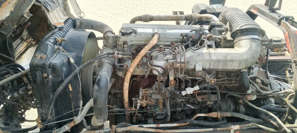 سياره البيع موديل 96رقم بغداد مكينه 80عادي مكان البصره  ***********
