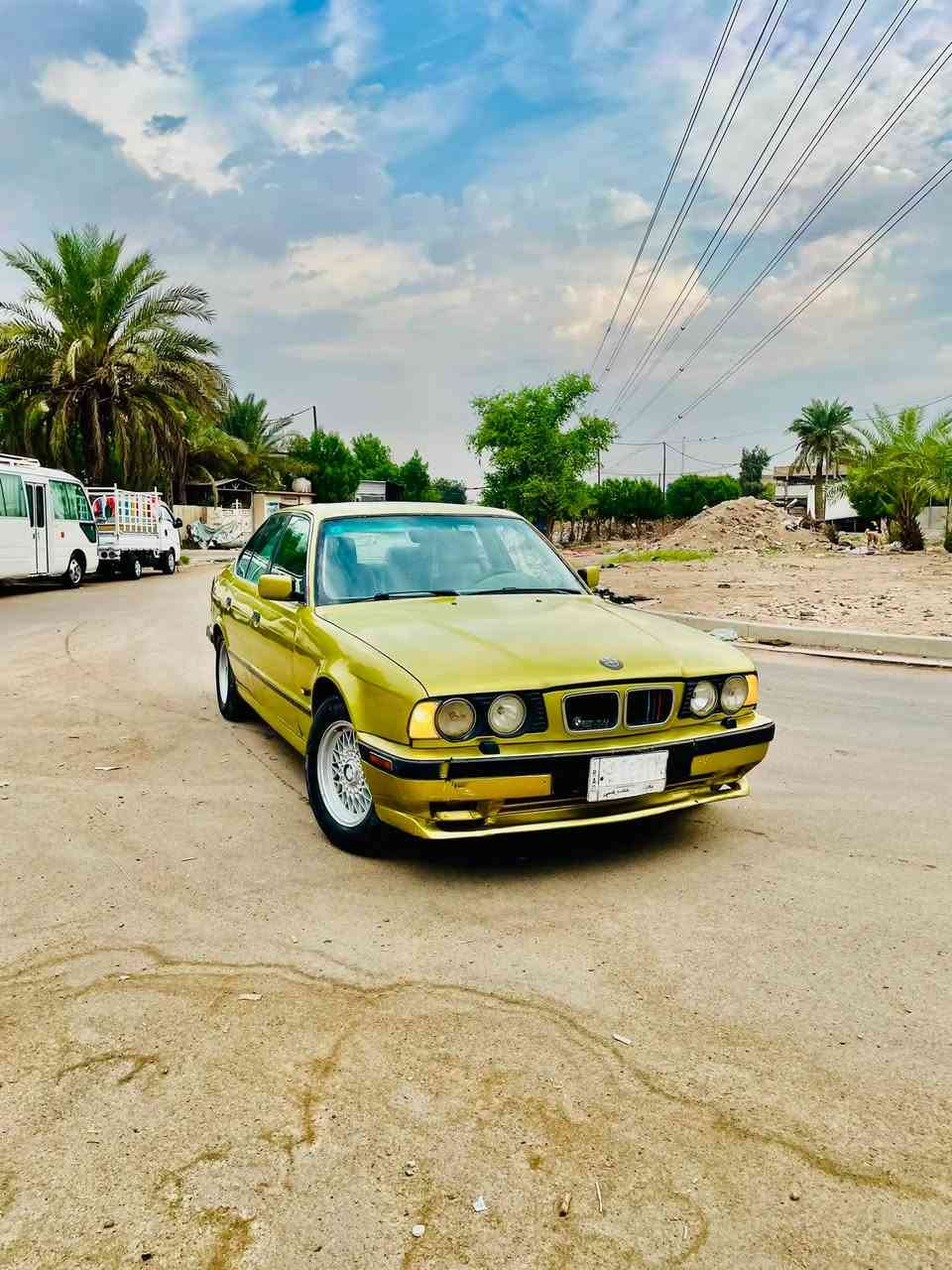 السلام عليكم
 للبيع 520 موديل1990كير عادي محرك 25 مسكر فانوص تبريد شغال بس البوري طاك كهربائيات صدر امامي جديد المكان بغداد السعر45 ووبيها مجال كلش قليل وجماعة الجوه 40لا تعلق ولا تتصل واي تعليق سلبي يعكس تربيتك وأخلاقك 
 للاستفسار *********** او عالخاص
