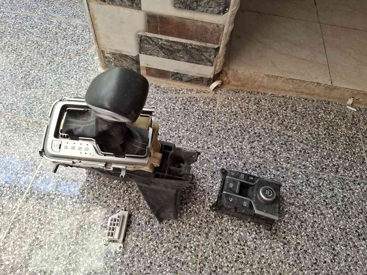 السلام عليكم غراض سورنتو امريكي موديل 23
1شاشه كبيره 

2 عينه شاشه اعطال 

3.سستم تشغيل كامل مع العقول وجوك البصمه 

4عصه كير مع ملحقاته كامله 

5. لوحه تبريد كامله 

6.سستم جام ابواب كاله 

7.حافظه شاحن اي فون 

8.دعاميه خلفيه مع الحساسات كامله 

9.قفل جنطه 

10.تحكمات ستيرن كامله 

11.نوزل مع طوافه مع ماطورات كشنات خلفيه 
12. رادار امامي مع رادر خلفي 

قيم واخذ الغراض مال سيارتي مفصهخن بيدي بسبب حادث 

***********
