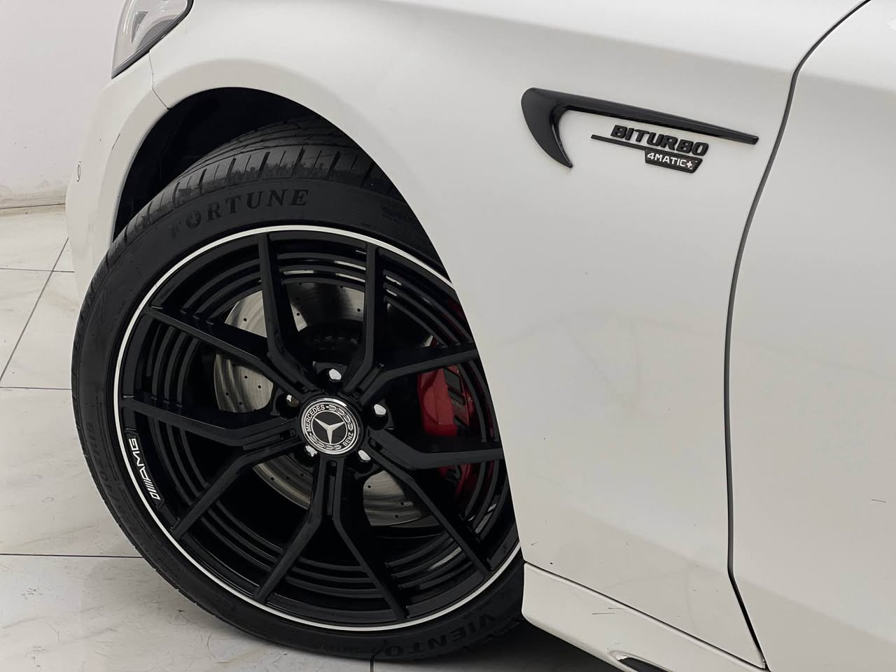 Mercedes-benz C43 2018 🚀🚀
‎مرسيدس سي ٤٣  ٢٠١٨ 

السيارة وارد الماني ضمان✅
:‎مواصفات
(فتحة سقف -رادار و حساسات ٣٦٠ درجة-شاشة-كاميرة خلفية -ابواب و تشغيل بصمة-كشنات جلد تدفئة و خزن-اوتو بارك-داتا شوو-صوت اكزوس AMG بلادي-Adaptive Headlights) يعني فول فول

‎مكينة 6 سلندر+توين توربو حجم  3.0 لتر
‎ماشية 78,000 ميل فقط
‎ضرر السيارة بس حافة بنيد و شبر من جاملوغ و مكانين اكو بارد بدون دواخل بدون ايرباك
‎
‎السيارة كلش حلوة و نظيفة
‎مكفولة من كير و محرك وكهربائيات

‎ب  سعر (٢١٥)$ ورقة و بيها مجال للطيبين

‎مكان السيارة

‎دهوك -معرض ارشف R-Shev
‎رقم51 من معارض التيرمينال 

***********
*********** دهوك, العراق
