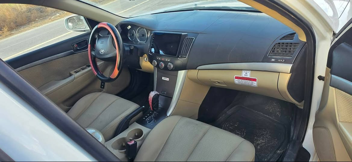 سوناتا موديل ٢٠٠٩ خليجي هزه وسنويه جدد باسمي مكفوله حتى الدعاميات  محرك كير جدد صدر جديد تخم تاير جديد كهربائات فول على وضع الشركه رايده ١١٥ هذا رقمي ***********

نص مكتوب في الصور:
- 20 FRIDAY