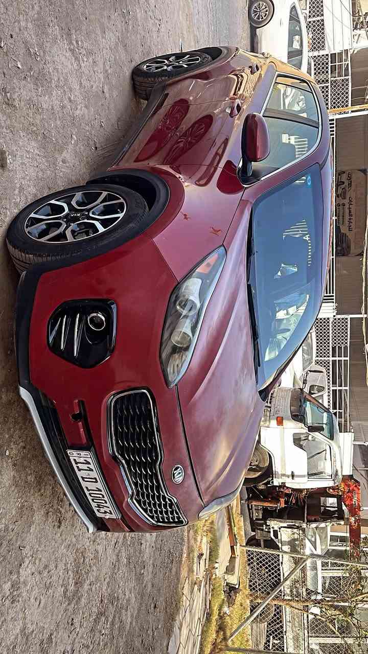 السلام عليكم للبيع سبورتج موديل 2019 وارد امريكي رقم بغداد باأسمي محرك 2400 Gdi ماشية 58 وقابله للزيادة سيارة نظيفة 
مواصفات عاديه
شاشة صغيره لمس 
كامرة دواره 
تحكمات فول
كروس مثبت سرعه 
شاشه لمعرفة اعطال السيارة
مانع تزحلق 
مانع انحدار 
حادثها جاملغ وبنيد 
تخم تايرات جديد وباتري جديد شادلهن
مكان السيارة بغداد شارع فلسطين
السعر 150 وبيها مجال
للاستفسار *********** وبي واتس اب هم
