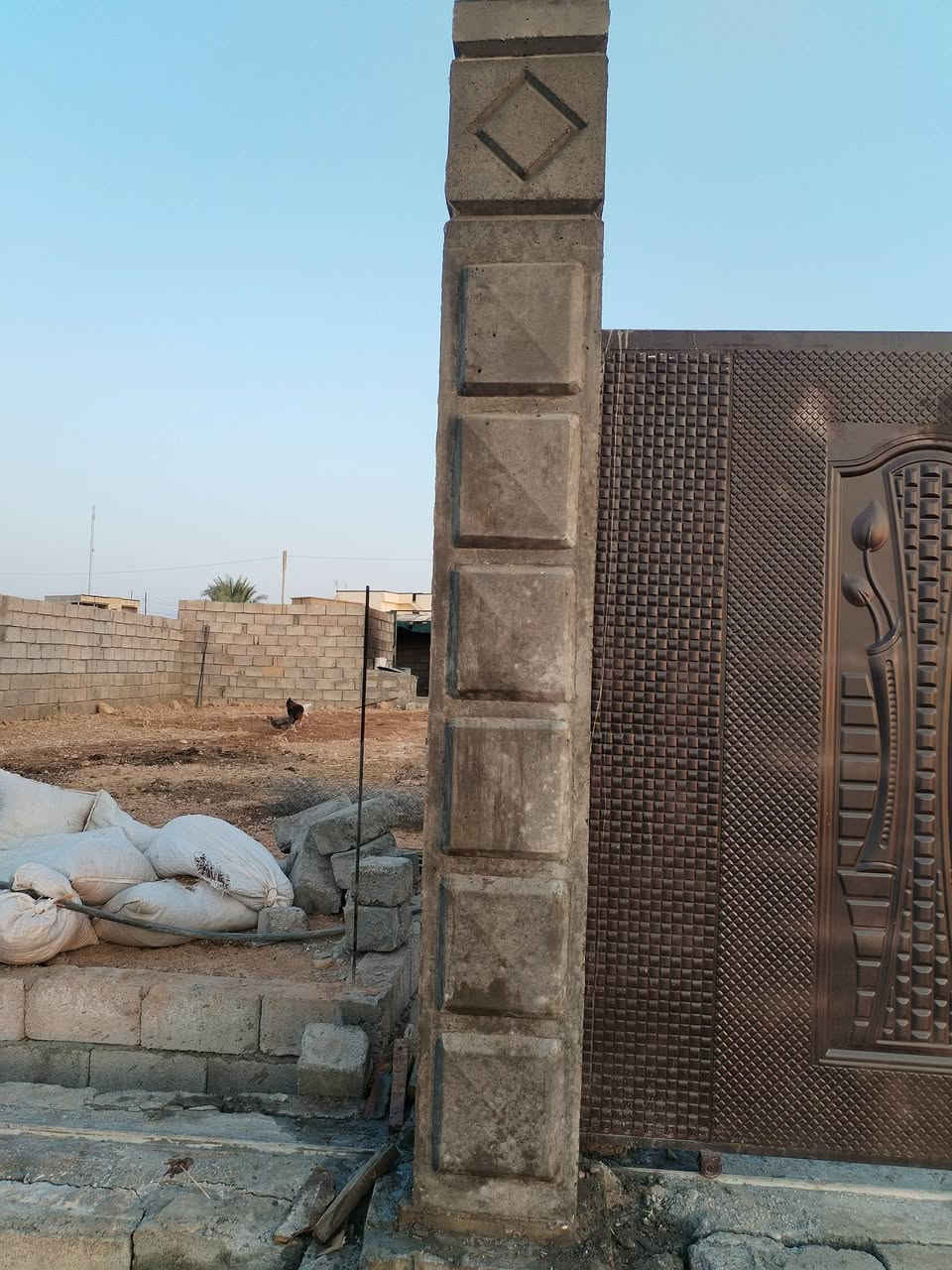 ‏" بسم الله الرحمن الرحيم "
‏
‏ {قُلْ إِنَّ رَبِّي يَبْسُطُ الرِّزْقَ لِمَنْ يَشَاءُ وَيَقْدِرُ وَلَكِنَّ أَكْثَرَ النَّاسِ لَا يَعْلَمُونَ }  
‏
‏الحمد لله الذي بنعمته تتم الصالحات تم بفضل الله وكرمه ومِنّته 
‏​نُعلن عن بدء عملنا في تأسيس وصب أبواب الحوش (الخارجية) بأعلى درجات الدقة والمتانة، لضمان القوة والجمال لمدخل بيتك.
‏​﴿رَبَّنَا آتِنَا مِن لَّدُنكَ رَحْمَةً وَهَيِّئْ لَنَا مِنْ أَمْرِنَا رَشَدًا﴾
‏​نسأل الله التوفيق والبركة، وسعداء بفضله بتلبية طلباتكم وتقديم أفضل جودة لخدمتكم.
‏​للتواصل ***********
‏عادل الصبحي الكريم
