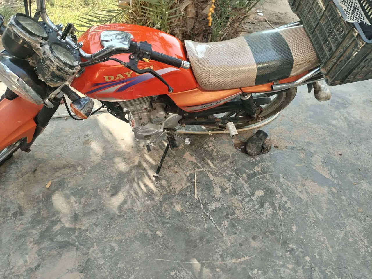 سلام عليكم عندي خوان دايون عطم درجة نضيف كلش كل شغل مديل 23اورق سنساغ سعر 650وبها مجال ***********
