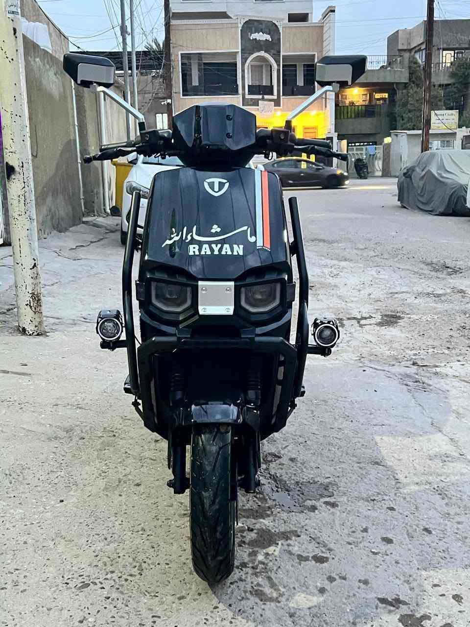دراجة شحن ريان وحش الكون 
مع الدرع 
٦بطاريات 
وبيه بك 
نضيفة فول 
بصمات ثنين 
وسويجين 
السعر مليون وربع وبيه مجال 
للتواصل ***********
