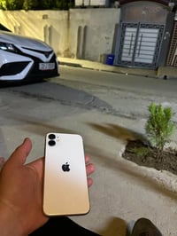 ايفون 11 • نضيف • بطارية ٧٥