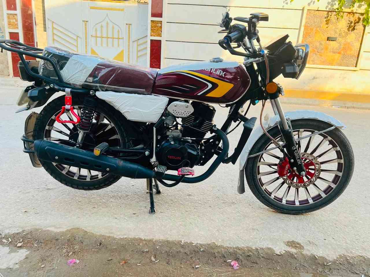 سلام عليكم موطور 25محرك زنجيل 200 ماروني الاستفسار ***********
