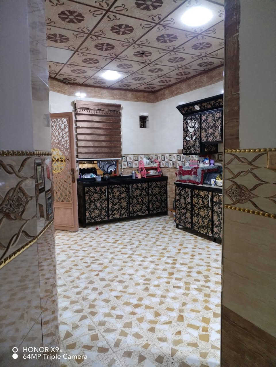 بيت للبيع حي القوسيات خلف معمل غاز توفيق المساحه 180 سعر 48 وبيها مجال الاستفسار على الرقم
***********
***********
