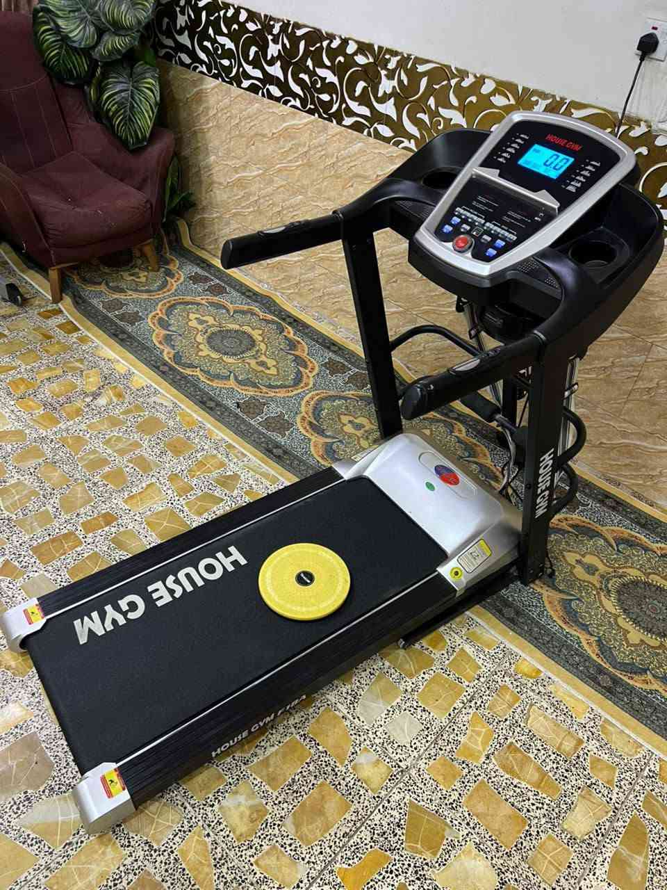 جهاز جري جبلي دبل ماطور يحمل120كيلو بي رجاج تكسير شحوم بي شناو بطن بي شاشه تعد وقت سعرات حرارية قياس نبضات القلب مسافه مقطوعه وبي اواكس بلوتوث ومفتاح امان وجهاز يطبك ومياخذ مساحه سعره 280 الف بغداد يوجد توصيل محافظات ***********
