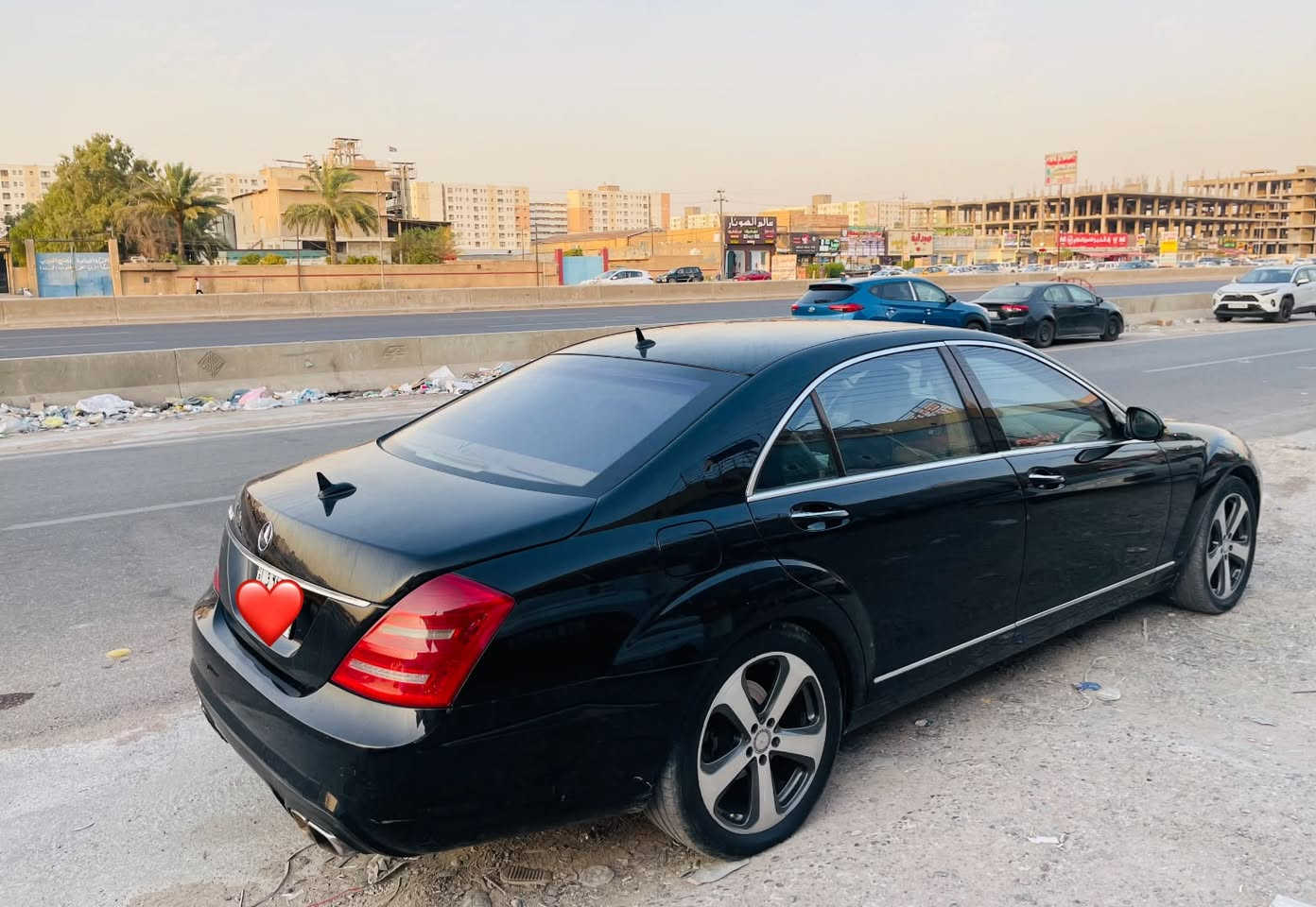 سلام عليكم مارسدس 2005        S550 بيه قطعتين صبغ فقط للبيع او مراوس حسب القناعه ***********
