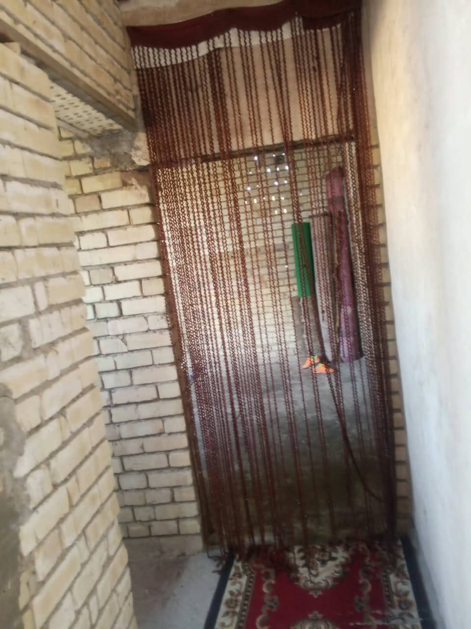 ١٠٠م • طابق ونص • خدمات كاملة
