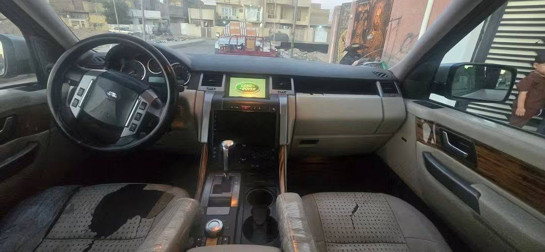 تحية طيبة 

رانج موديل 2008 امحدث 13

محرك عادي المرغوب

رقم بغداد تحويل ثاني يوم 

شاشة لمس كامرة 

سيارة كلها على ابلاد 

جاهزة كير محرك كفالة 

صدر امامي خلفي جديد 

كهربايات جاهزة مجهزة

تخم تاير جديد 

مكفولة من الظربة 

بيع امراوس حسب القناعة 

السعر المطلوب 100 وبيها مجال 

مكان السيارة بلكوت مركز مدينة 

/***********\***********
