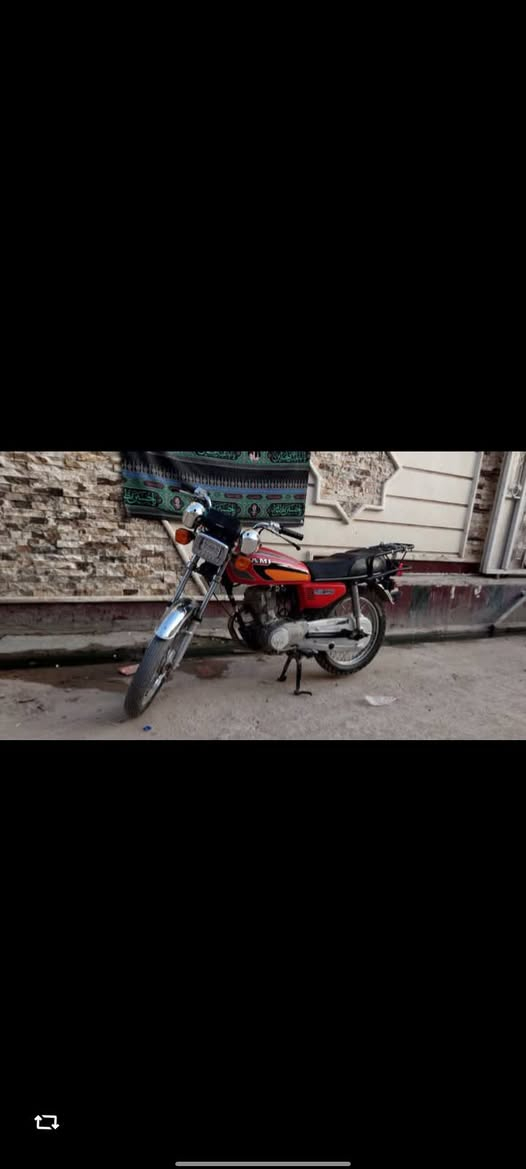 درجة أربع كير للبيع شاصي وغراضي نامه بس مكينه ارشه للبيع المكينه تجفيت جديد دراجة كامله عل اخر حباب كبل شغل وطلع الدراجه كلك السعر قيم وخذ الي يرضه بيه الله المكان  الحمزة الغربي الرقم ***********
