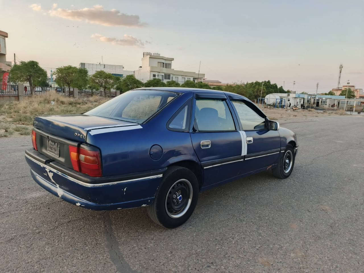 ئؤپل مؤديل1991سه نه واي به شرت حاسيب ئاوليت
مه كينه ٢٠گير مه كينه به شرت بي دعم بي له دراو 
بي خيس تنو تؤل مالي دؤست كاره بي هامو به شرت 
دوا تي لؤكه نرخ 17ماعامه له ناو نيشان جمجمال 
***********ئاسيا***********

