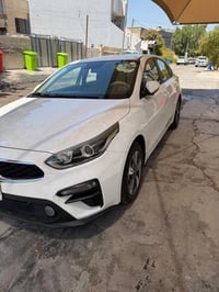 كيا سيراتو خليجي ٢٠٢١ ماشيه ٣٥ الف كم السعر ١٤٨٠٠ رقم الهاتف 079013340...