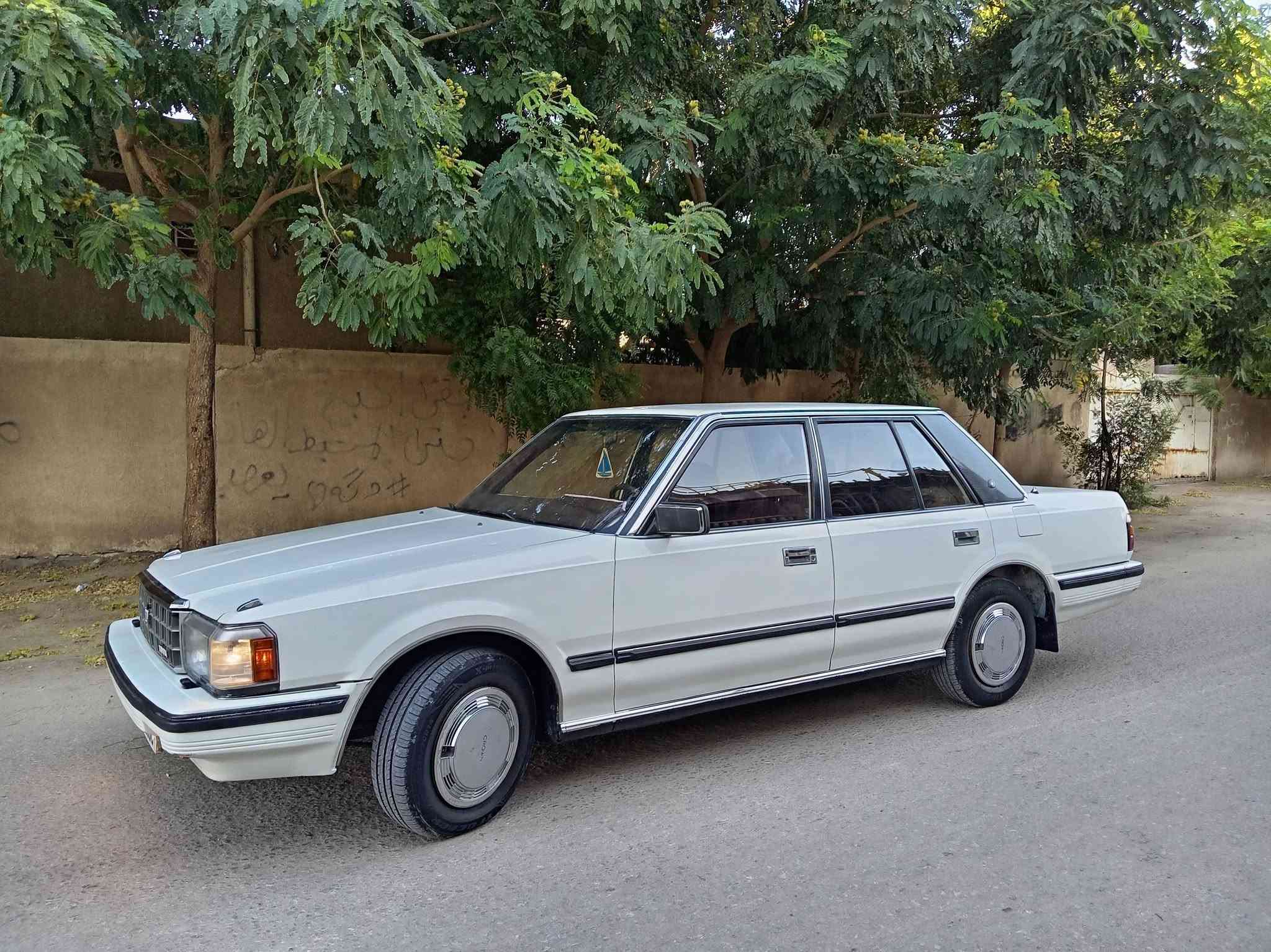 السلام عليكم اخوان سوبر للبيع موديل ٨٤ السياره ابلادي عل شركه بدون صبغ مكفوله تبريد ثلج للبيع***********
