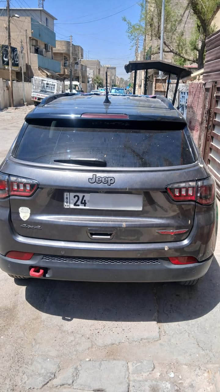 جيب كومباس تريل هوك للبيع
موديل 22
رقم دهوك سنوية جديدة عظم عاج
سيارة فول مواصفات عدا الفتحة ومعروفة التريل هوك
محرك 2400
قطعتين تبريد ثلج 
حادثها موضح برقم الشاصي
مكانها بغداد
السعر 132 ورقة وبي مجال كلش قليل
سيارة جديدة ونظيفه بمعنى الكلمة استخدام البيت 
للاتصال *********** و***********
