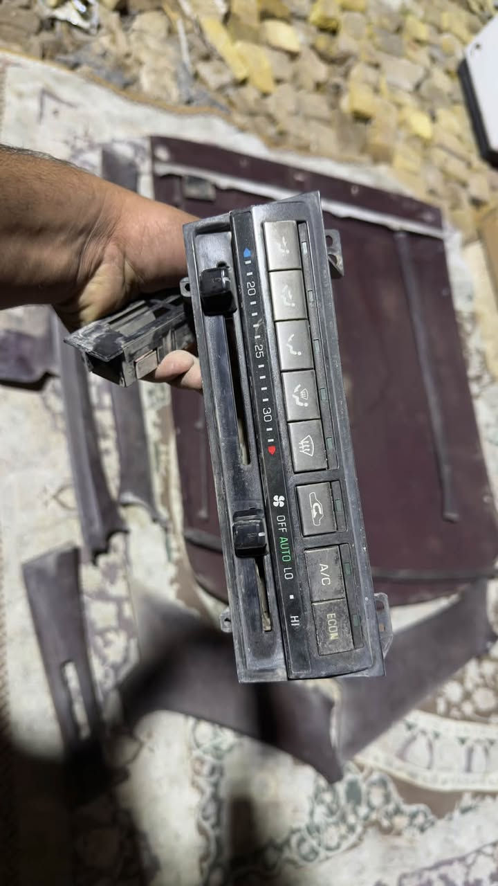 السلام عليكم متوفر غراض كورلا 1991
تنته لون ماروني مع تكم كامله نظافه فول
دشبولن لون ماروني نظافه 90 ‎%‎
جامه خلفيه نظيفه كلش
تانكي مع فيت بم وبواري وطوافه
فان تبريد مع فريز وحاضنه كامل
قبق بانزين لون ابيض وقبق تانكي
فرس بالقماره
وفرس كير بيه جكمجه 
باب جنطه
تريشه كروم جامه خلفيه
مشط ستيرن 
دكم تحكم جام ابواب 
دشبول عدادات مثل ما موضح بالصوره
مجمع تحكم تبريد 
الشي الي تريده ادخلي خاص وخلي سعرك والرزق على الله 
مكاني واسط -كوت ما عندي توصيل
