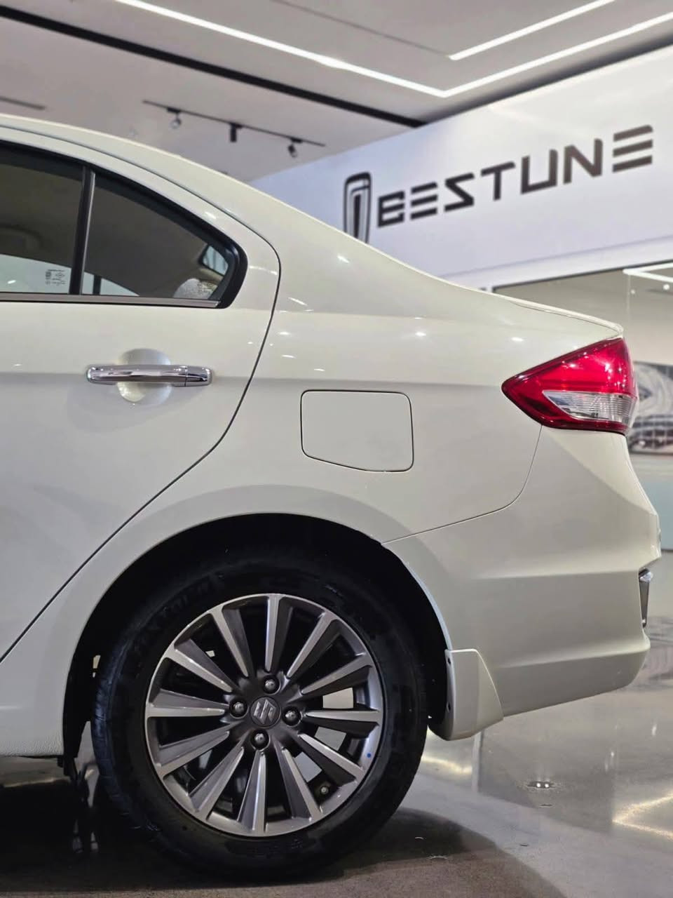 Suzuki ciaz 2023
سیارەکە بێ بۆیاخە
85 هەزار کم رۆشتیە
بێ سبوخ دوو پەنجە لەسەر بۆنت تەعدیل
تەقە و رەقەی بە شەرت
107 وەرەقەو مەجالەکەی کەم 
*********** كويسينجاك, أربيل
