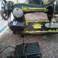 مكينة خياطة • نضيفه • بدون عيوب