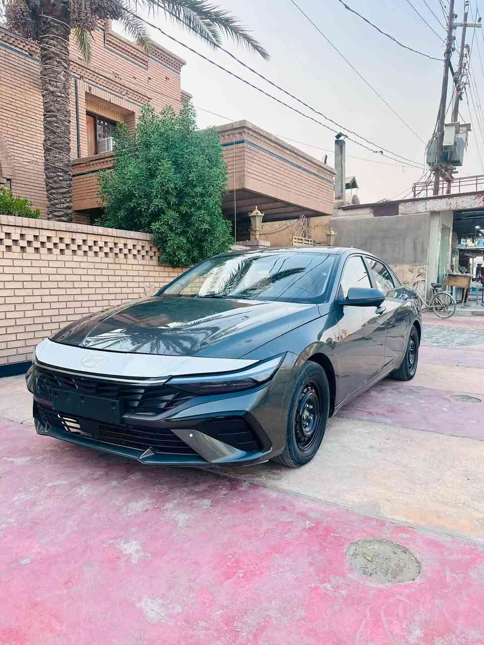 وارد كوري موديل2024
فول مواصفات عدا الفتحة كشنات جلد تبريد و تدفىء
كامرات360 حساسات امامية وخلفية رادار امامي سايد بريك بصمة اربع وضعيات قيادة شاشة متصل ديجتال عدسات امامية والخلفي ليد مدوشمها حتى يبقى الجلد جديد اذا تحب افتح الدوشمة وشوف شرط جدد اسويلك وكالة بشهر ال12تصير حرة باقي 3اشهر يعني السعر 125 والسونار مرفق بل صور البنيد مامصبوغ بس صار خربطة يم ابو السونار ال بنيد مكفول اما الباقي كدام عينك 
***********
