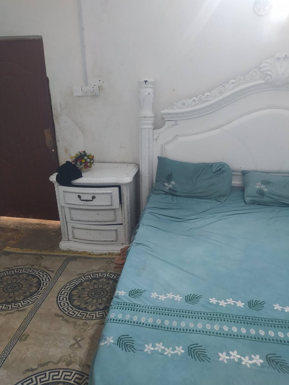 سلام عليكم غرفه النوم كويتيه مكاني زبير سعرهه200 وبيعه مجال خوان نت ماعدي الشراي ***********
