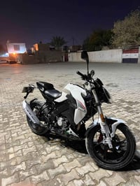 للبيع بنلي 180S موديل 2024 لون أبيض.  * استخدام شخصي. * الدراجة نظيفة ...