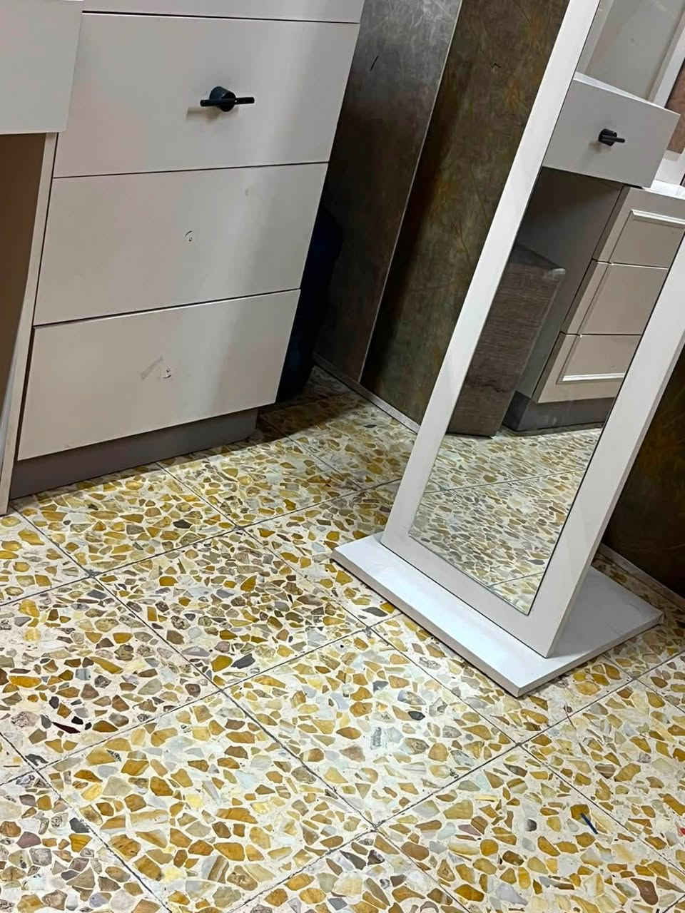 سلام عليكم
غرفه تركي للبيع ٩قطع  نضيفه مكاني بغداد تفاصيل اكثر ع رقم 

***********

