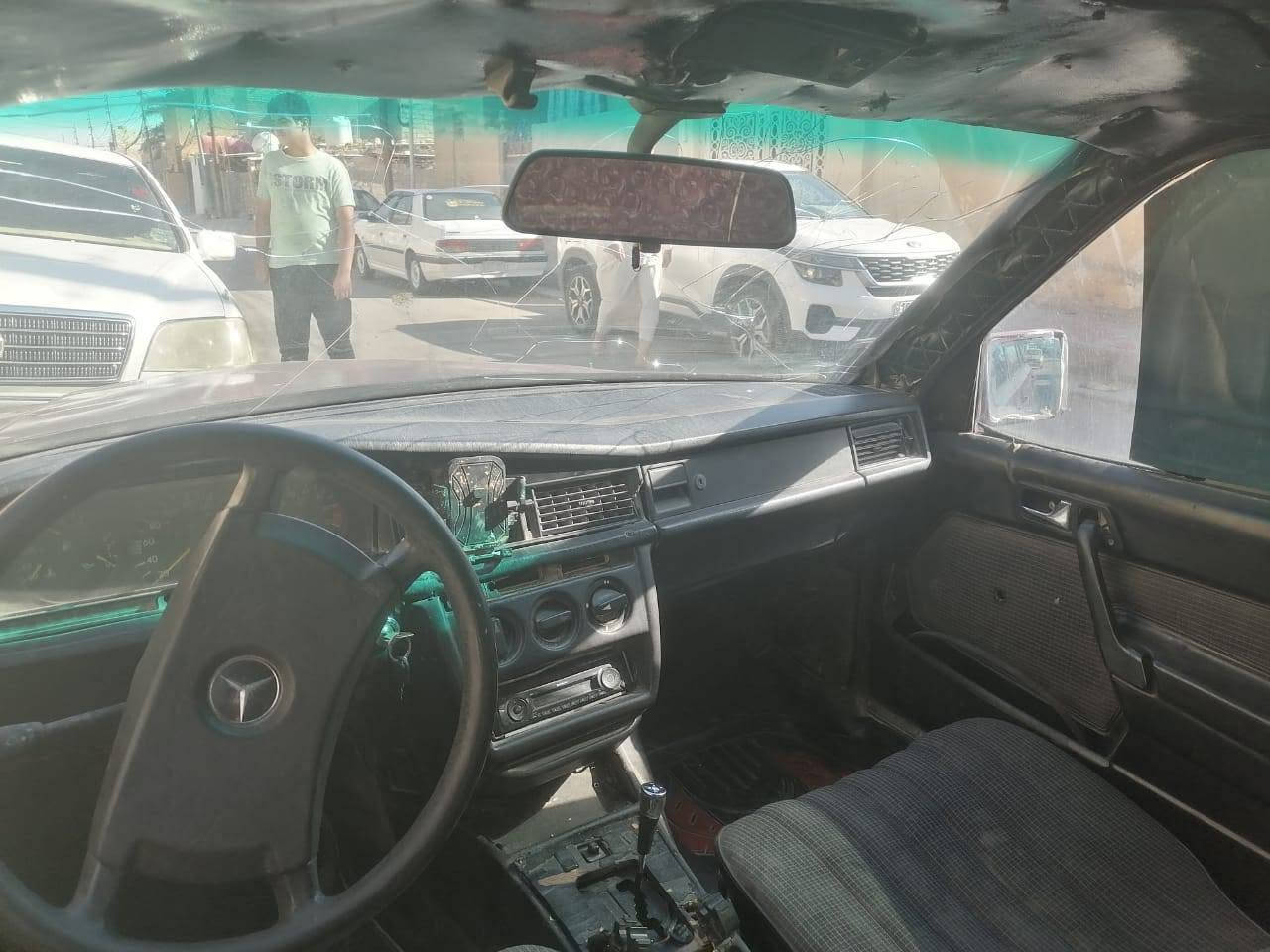 مارسيدس 190 محور كير ومحرك ونجي  سعرها 15ورقه وبيها مجال مكانها كربلاء راعيها مااندالهاكفل سرقه وعشاير ***********
