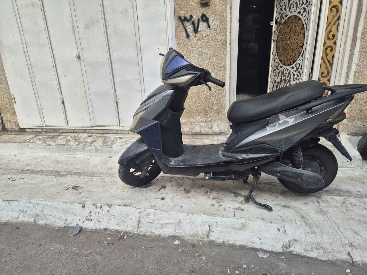 دراجة سكنس شحن
6 بطاريات 
تمشيك 40km اذا شحن فول
سرعة 50 حقيقي
تشحن كاملة ب 8 ساعات
سعر: 600 الف
رقم تواصل واتساب فقط: ***********
