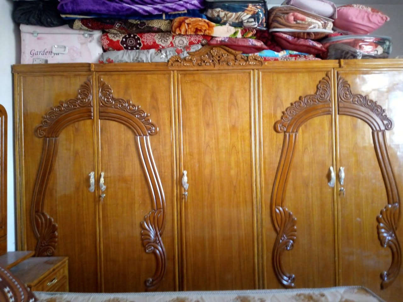 غرفة و غسالة و كاونتر وطباخ  ***********
