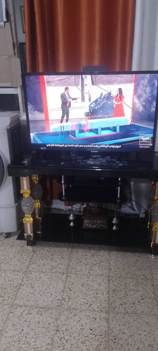 بلازما حجم 60 سامسونج ام نت ناطقه سمارت سعره 350 الف وبلازما حجم 43 الوادي بدون نت هيه وميز 200 الف مكان شهداء البياع للاستفسار ***********
