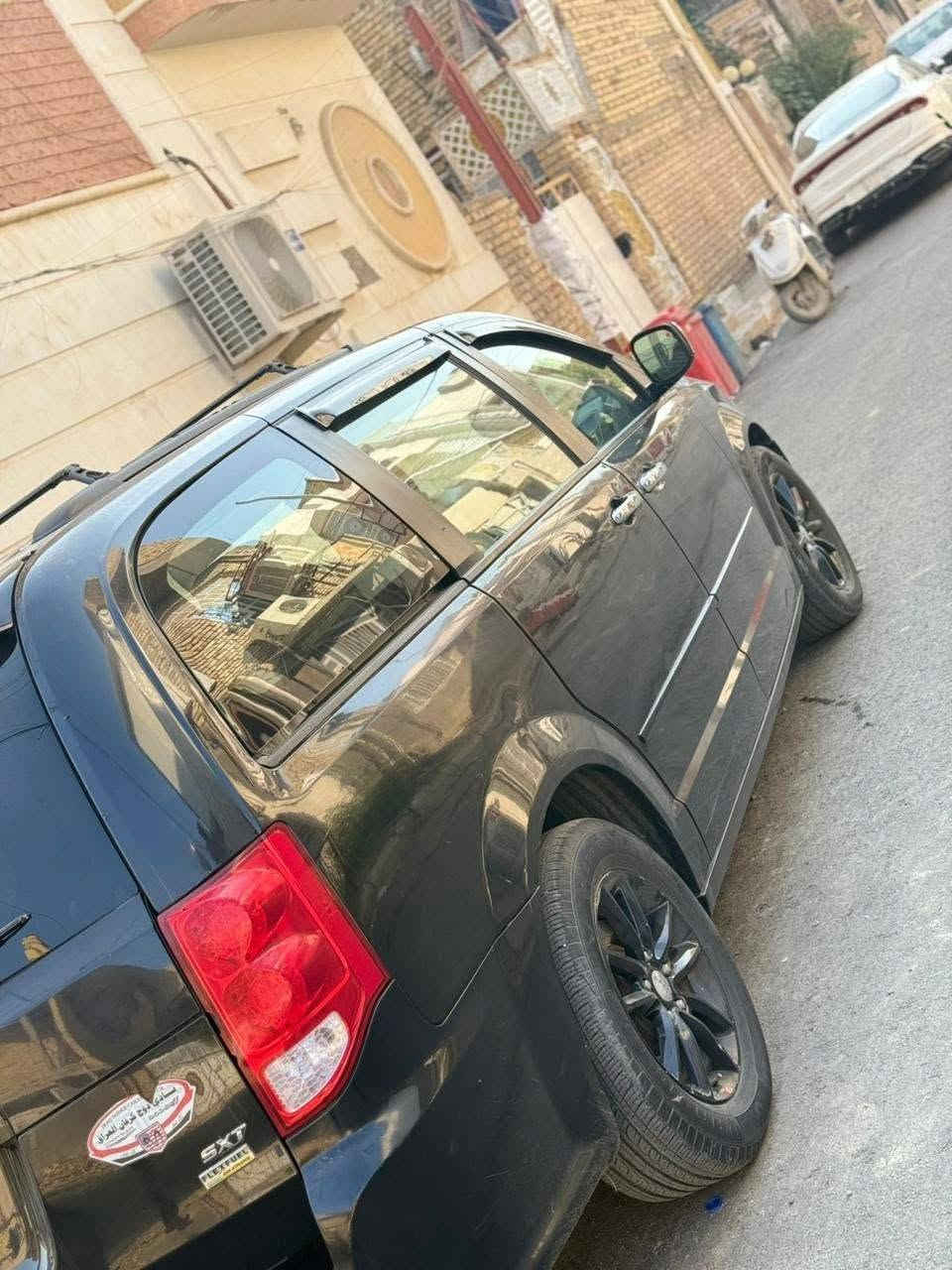 ‏‪***********‬‏
‏‪
السلام عليكم دوج كرفان موديل 2016 فىئه sxt  سعره135 وبيه مجال

تبريد ٣ قطع

أبواب كهربائية 

جنطه كهربائية 

جام كهربائي 

منظومة غاز 

كشنات سياحي

فرس وسطي وفرس سقفي

٣ شاشات عرض

تحكم بالستيرن جهتين

محرك وكير شرط الفحص

السياره فول ماعدا الكشنات مو جلد

حادثة بنيد وجاملح الايمن ومبدلات بامريكا اصلي
