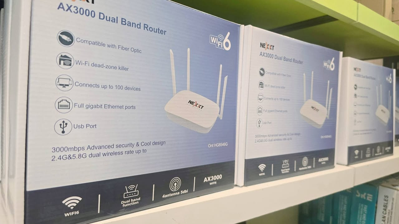 🔥🔥 وصل العملاق NEXXT AX3000 🔥🔥
🚀 Wi-Fi 6 + سرعة AX3000
إذا تعبت من الراوترات الضعيفة والتقطيع مع كثرة الأجهزة… هذا الجهاز إلك! 😎
📡 NEXXT AX3000 Wi-Fi 6 ⚡ سرعة Wi-Fi نظرية تصل إلى 3000Mbps 📶 Dual Band 2.4GHz + 5GHz 🚀 5GHz بسرعة تصل إلى 2402Mbps 📡 2.4GHz بسرعة تصل إلى 574Mbps 📲 يتحمل عدد كبير من الأجهزة المتصلة 🎮 مناسب للألعاب والبلايستيشن 📺 ممتاز للـ4K Streaming والـSmart TV 💻 مناسب للبيت والمكتب 🌐 منافذ Gigabit للاتصالات السلكية السريعة 📡 4 هوائيات خارجية 🔥 يدعم تقنيات MU-MIMO + OFDMA + Beamforming 🔐 أمان Wi-Fi حديث
💥 والأهم: إذا كانت نسخة ONT/XPON، تستلم الفايبر مباشرة بالجهاز وتجمع الفايبر + الراوتر + Wi-Fi 6 بجهاز واحد، بدون الحاجة إلى تحويلة ONT منفصلة*.
✅ شكل أنيق ✅ أداء قوي ✅ Wi-Fi 6 ✅ مناسب للسرعات العالية ✅ حل عملي للبيوت والمكاتب
📍 متوفر لدى مكتب الدقة للكاميرات والإنترنت 📲 واتساب: ***********
🔥 لا تبدّل راوتر… بدّل مستوى الإنترنت كله!
*التوافق مع خط الفايبر يعتمد على نوع شبكة شركة الإنترنت وإعداداتها.
