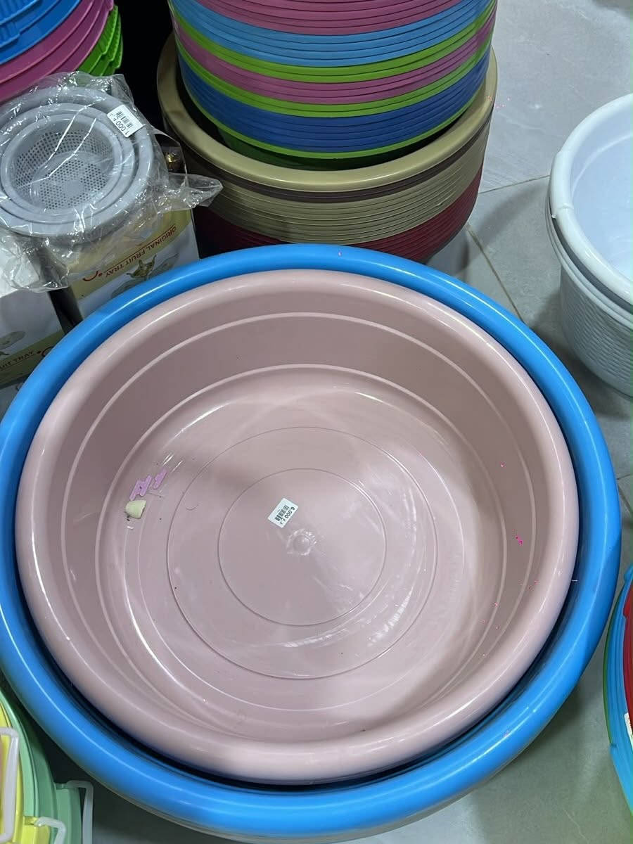 طشت بلاستيك • احجام مختلفة • ذي قار