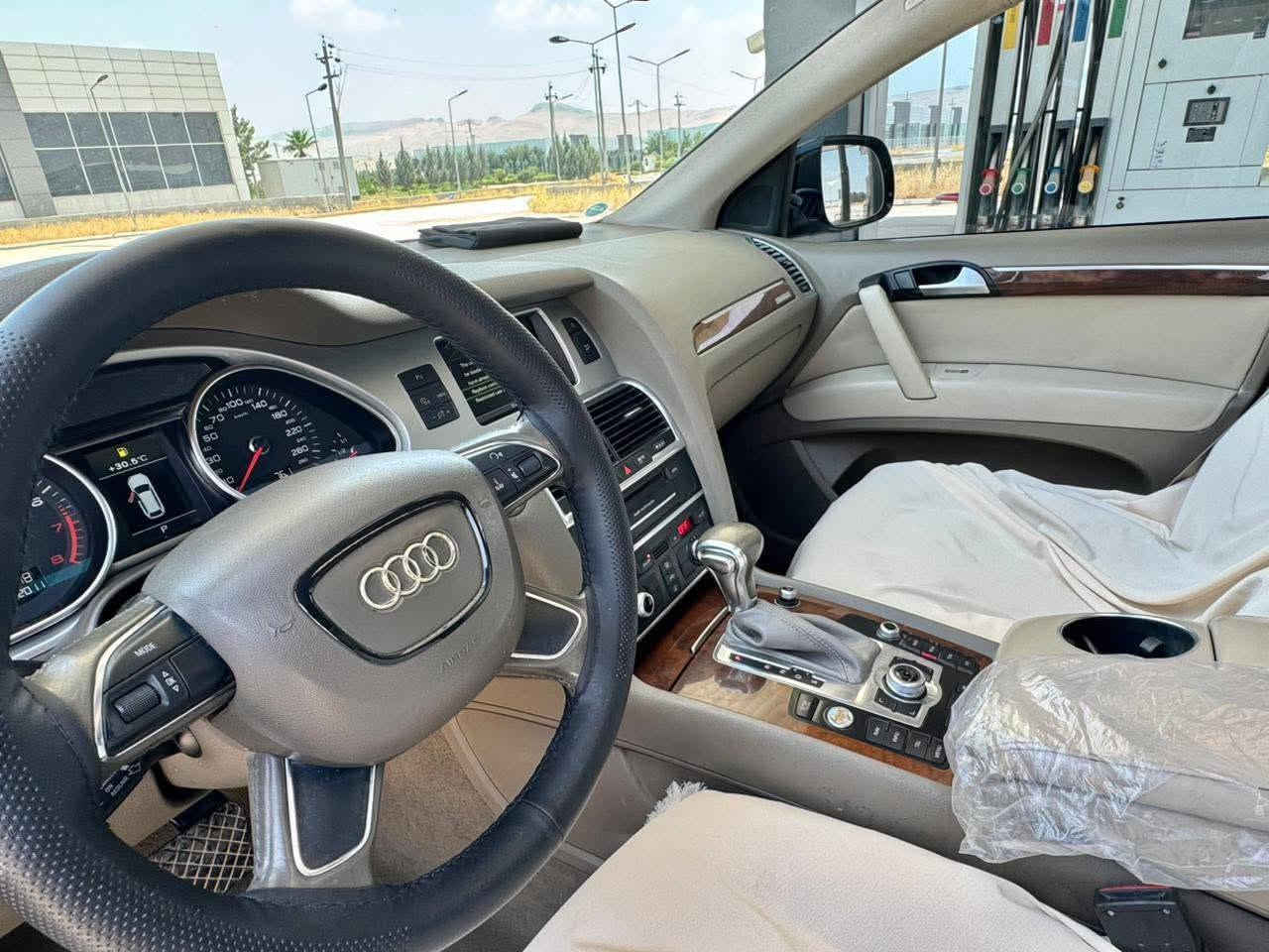 اودي Q7 S-Line فول
مكلف بالنشر
اوودي Q7 S-line Quattro 2012 فول مواصفات 1/1
مواصفات خليجي وكالة شركة سردار ضمان دولي
لون اسود
------------------------------------------
مكان: ديالى بعقوبة         سعر : 150

هاتف: *********** 
------------------------------------------
محرك ستة سلندر V6 3.0L سوبر چارچ محرك بنزين
گير و محرك بشرط خلل مابي
ماشية 100 ميل حقيقي
------------------------------------------
سيارة حيل حلوة جديدة ماشاءالله 
(( بيها نص بنيد مصبوغ )) بدون دواخل و بدون أيرباگ
سيارة كل على وضع بلادي
-----------------------------------------
مواصفات
{ بصمة - پانوراما - داخل اصفر - صندوق شفت - 3 پردة - ماوس - 7 راكب - كشنات جلد - كشنات كهربائية - سيدي بوكس - تبريد مركزي - كاميرا - حساس خلفي و امامي - لايت ليد - ڤوليوم - تحديد سرعة - وبعد )
-------------------------------------------
اربع تايرات و ويل بلادي جديد
سنوي و رقم و هزة كل جديد
تحويل غرامة بشرط سنوي بأسمي
سيارة شرط بدون اي نواقص گير و محريك و حدادي و كهربائيات كلها بشرط
--------------------------------------------
------------------------------------------
الرقم ***********
الموقع ديالى بعقوبة
