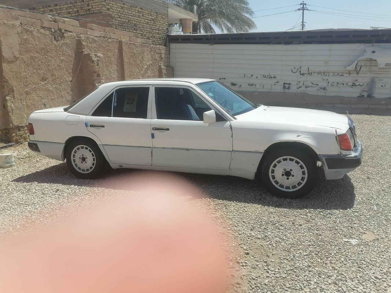 سلام عليكم سياره مرسيدس دب للبيع. موديل 1989رقم بغداد بسمي تحويل ثاني يوم مكينه بطه خير من الله حداديه تخم تاير جديد قواعد دبل بلاد... مكان ديوانيه  اتصل وبيك خيرر ودلل... رقم ***********
