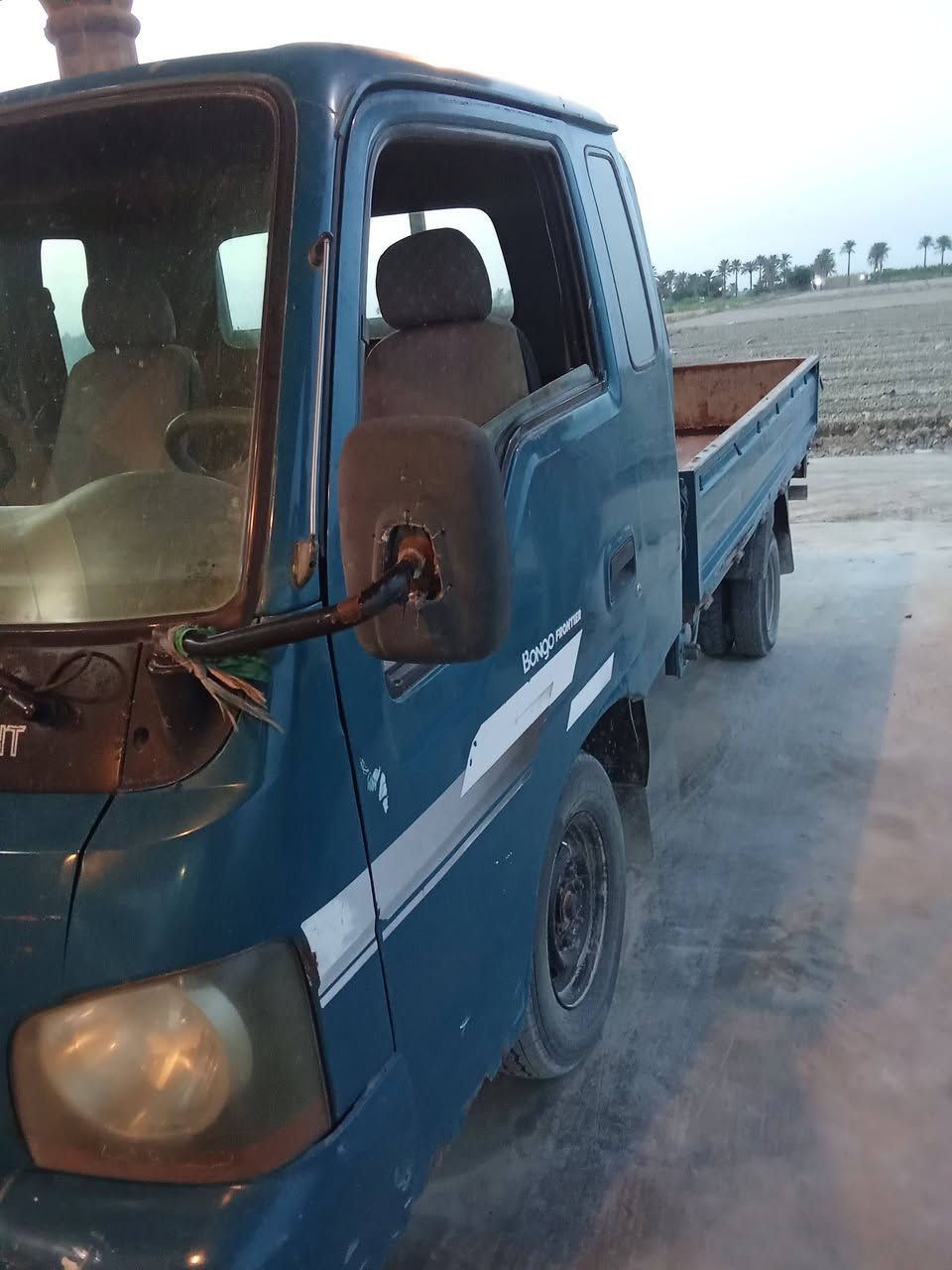 سلام عليكم كيا ام عيون موديل ٢٠٠١ تحويل مباشر محرك بي خط تبخير حداديه جديده تخم تاير كهربائيات جاهزه رقم بغداد سعر ٦٢ وبيهه مجال مكاني صويره ***********

نص مكتوب في الصور:
- الخميباس
