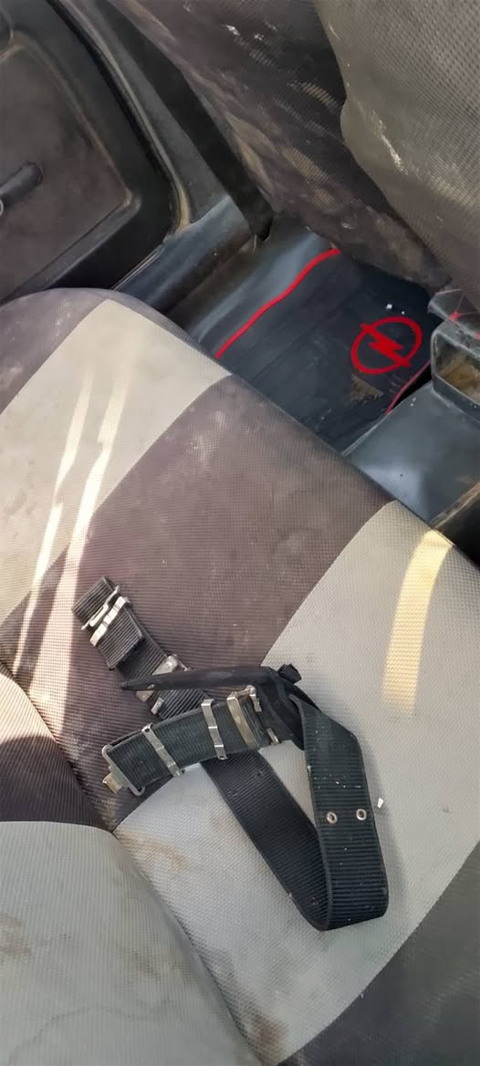 اوبل فيكترا حجم ١٨دفتر بانزين فوك الموديل  رقم ***********
