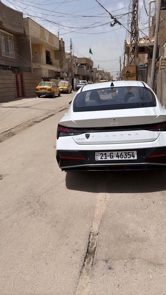 النترا موديل 2025 خليجي تجميع الصيني محرك 1500 دبل نوزل ماشيه 76 الف بيها ٤ اصابع صبغ بالجاملغ اليمين ولباب بارد بس سياره رقمها سليمانيه تحويل ثاني يوم 
السعر 130 وبيها مجال
***********

نص مكتوب في الصور:
- الامين الثانيه بغداد, Iraq