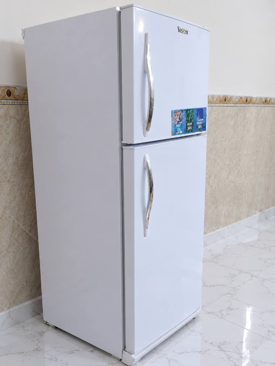 ثلاجة TOSOT للبيع 🧊🤍
ثلاجة نظيفة جدًا ومحافظة عليها، استعمال نظيف وحالتها ممتازة.

✅ نظافة واضحة من الداخل والخارج

✅ الفريزر والثلاجة من الداخل نظاف جدًا

✅ الرفوف والأدراج موجودة وسليمة

✅ الأبواب والأدراج بحالة جيدة

✅ مناسبة للبيت أو الشقة

الحجم : 9 قدم 

الثلاجة مفحوصة وجاهزة للاستخدام.

البيع بسبب عدم الحاجة إليها.

📍 المكان:[كربلاء طويريج ]

واللي يريد صور أو تفاصيل أكثر يدزلي خاص 🌷

رقم التواصل : ***********
