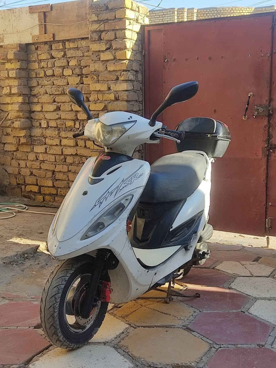 سلام عليكم للبيع دراجه G4 بحاله مكفوله كفالة عامه مكينه جديده ما مفتوحه كهربائيات كله شغاله غير متعوبه فقط استعمال بيتي الدراجه كامله مكمله من كل شي سعر 700لف وبيه مجال ناصريه حي اور يم جامع الحسن *********** يوجد واتساب
